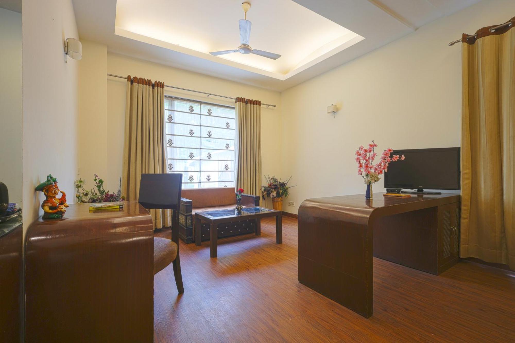 Hotel Haris Mg Road Gurugram Гургаон Екстериор снимка