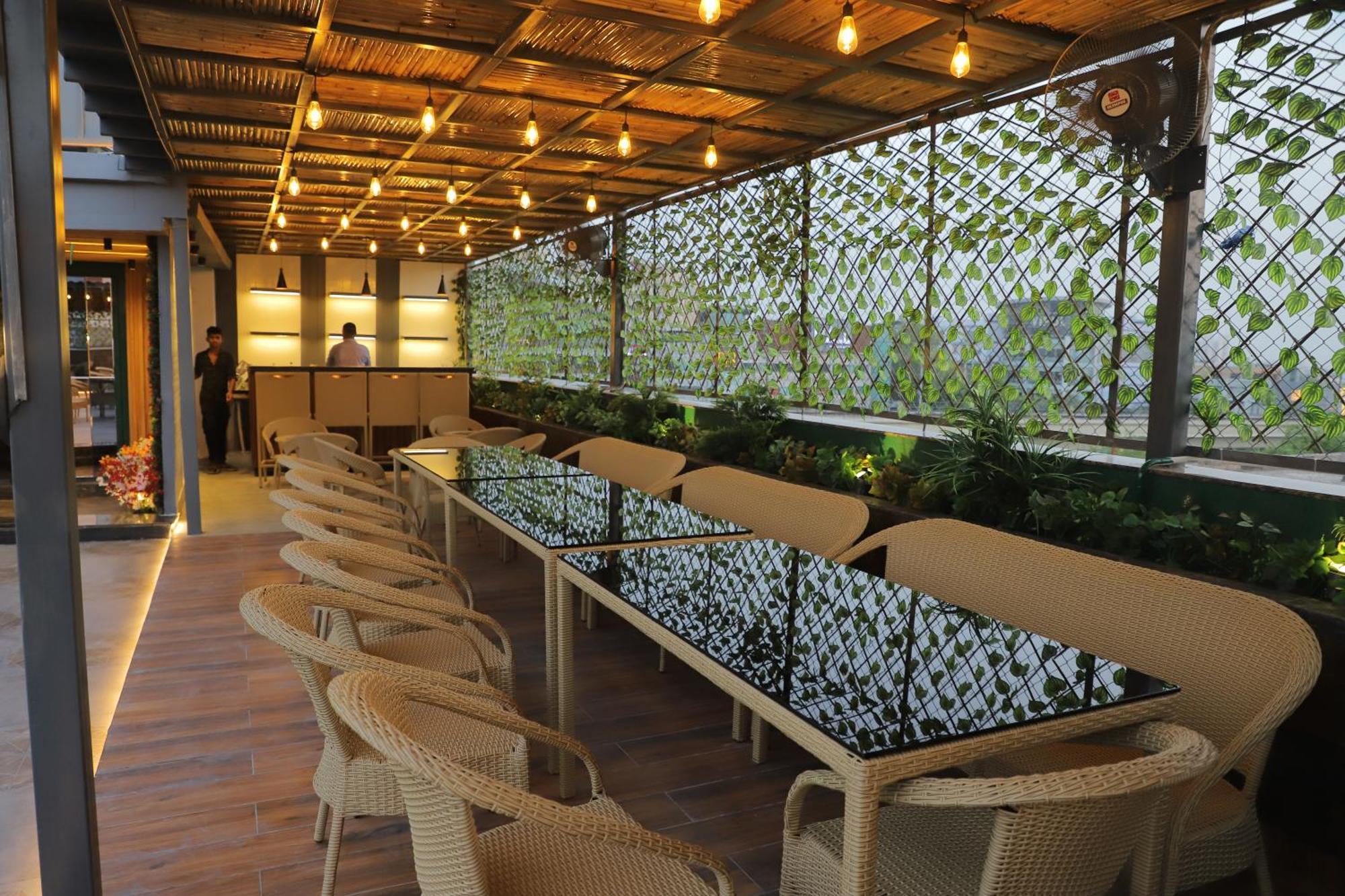 Hotel Haris Mg Road Gurugram Гургаон Екстериор снимка