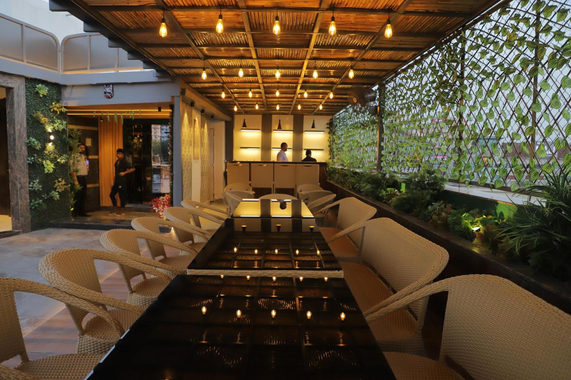 Hotel Haris Mg Road Gurugram Гургаон Екстериор снимка