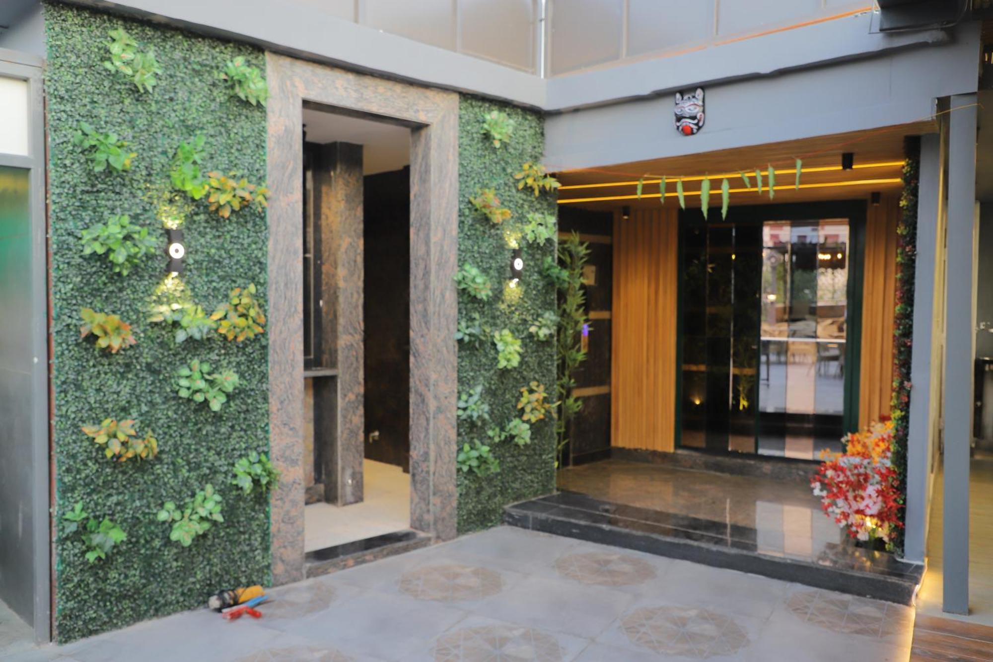 Hotel Haris Mg Road Gurugram Гургаон Екстериор снимка
