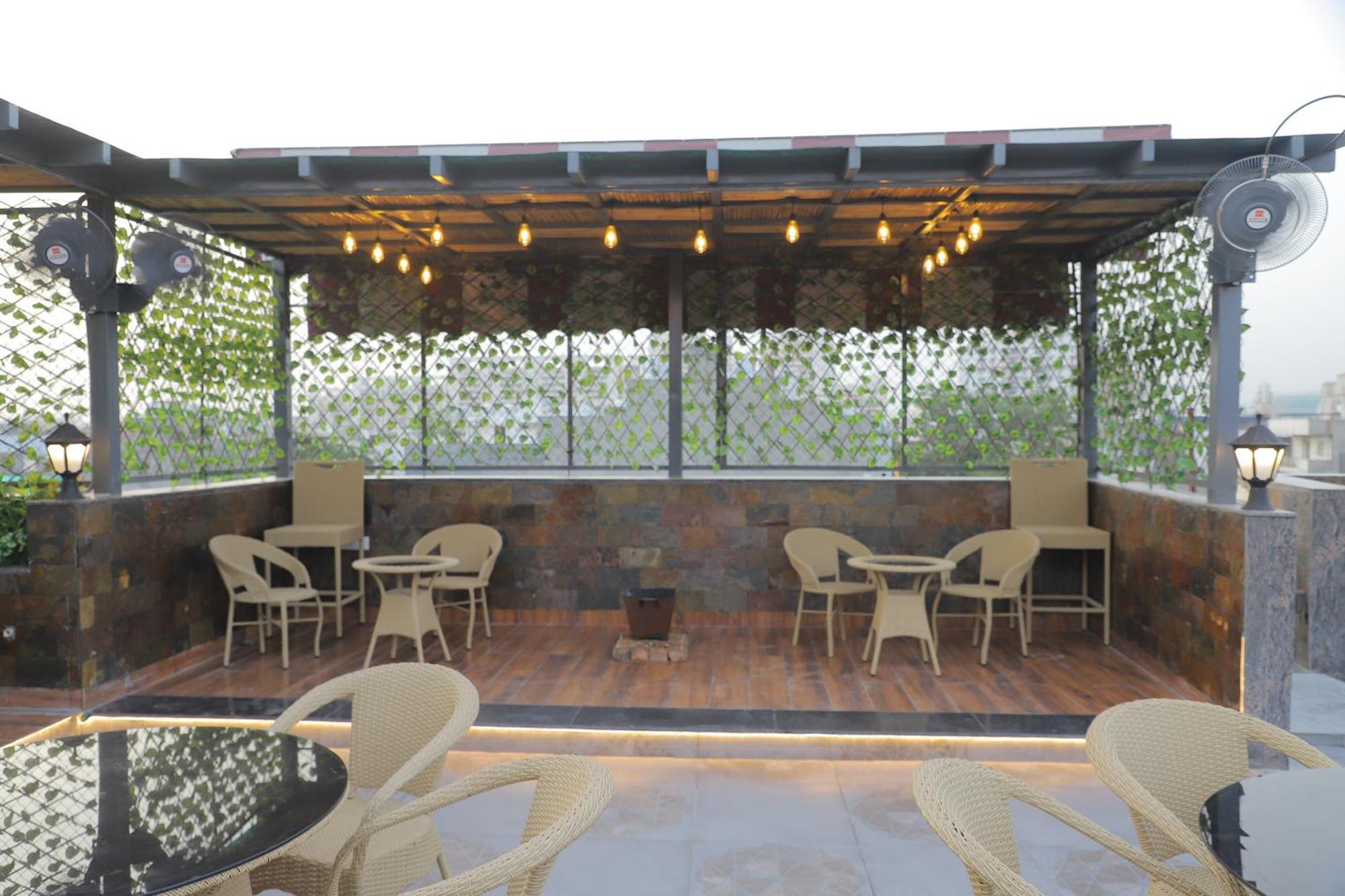 Hotel Haris Mg Road Gurugram Гургаон Екстериор снимка