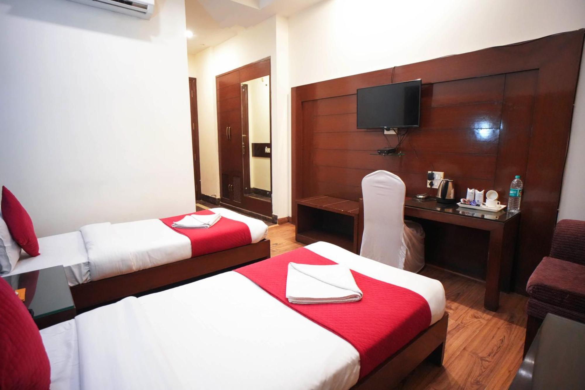 Hotel Haris Mg Road Gurugram Гургаон Екстериор снимка