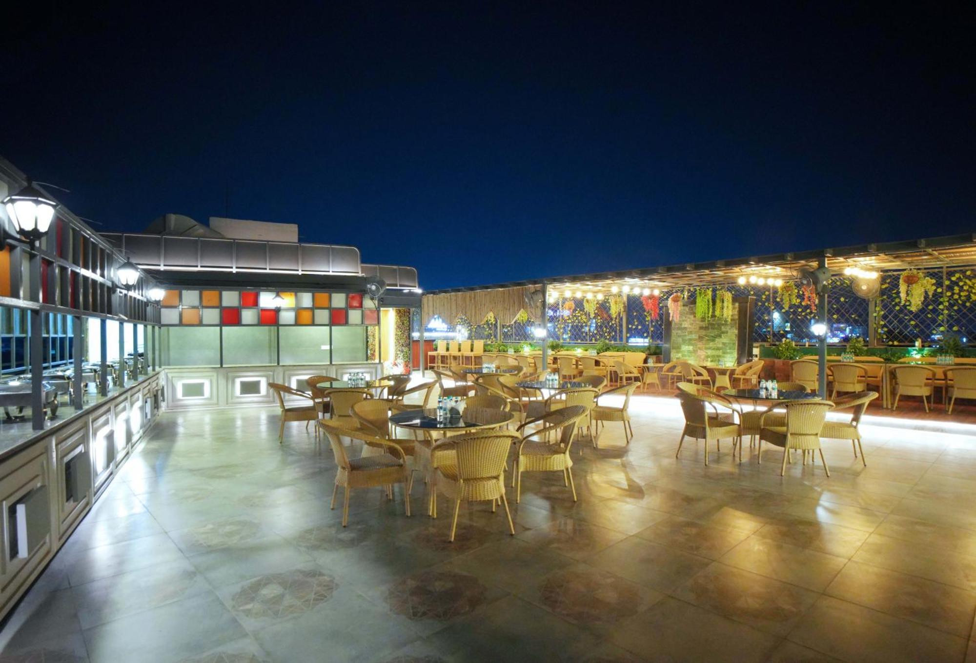 Hotel Haris Mg Road Gurugram Гургаон Екстериор снимка
