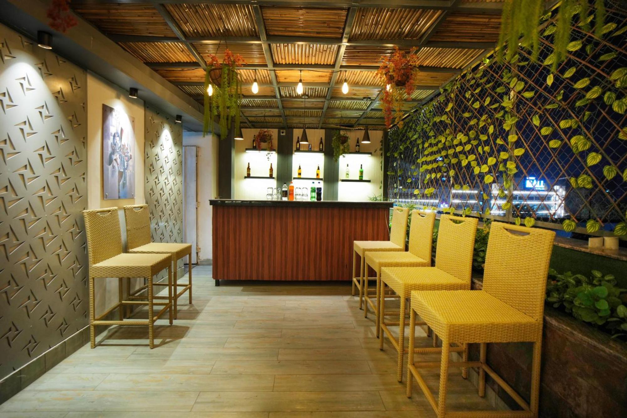 Hotel Haris Mg Road Gurugram Гургаон Екстериор снимка