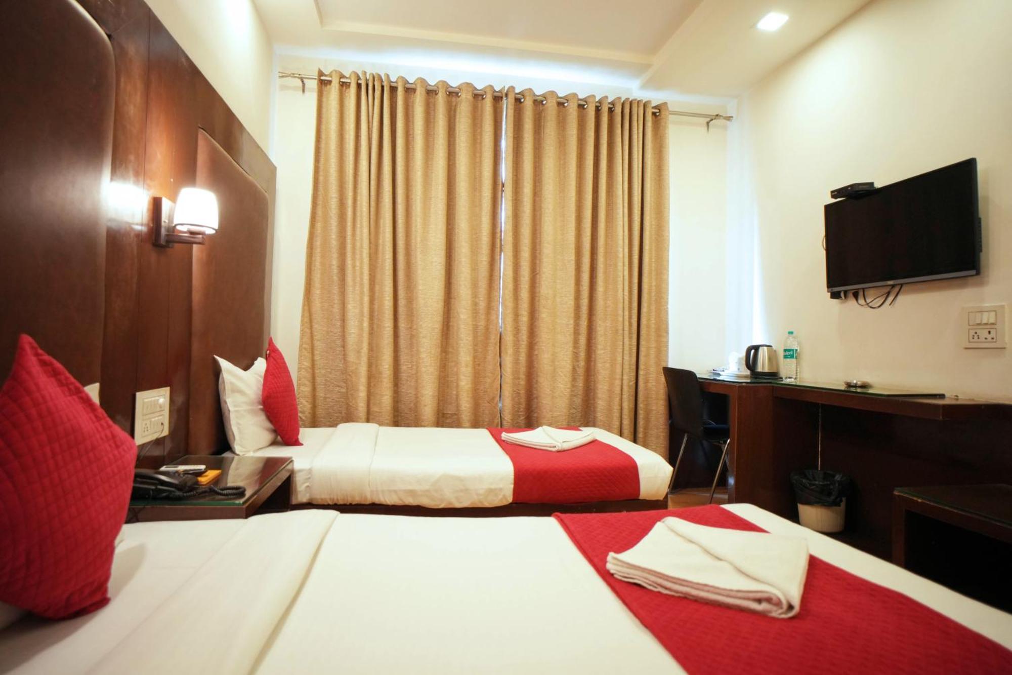 Hotel Haris Mg Road Gurugram Гургаон Екстериор снимка