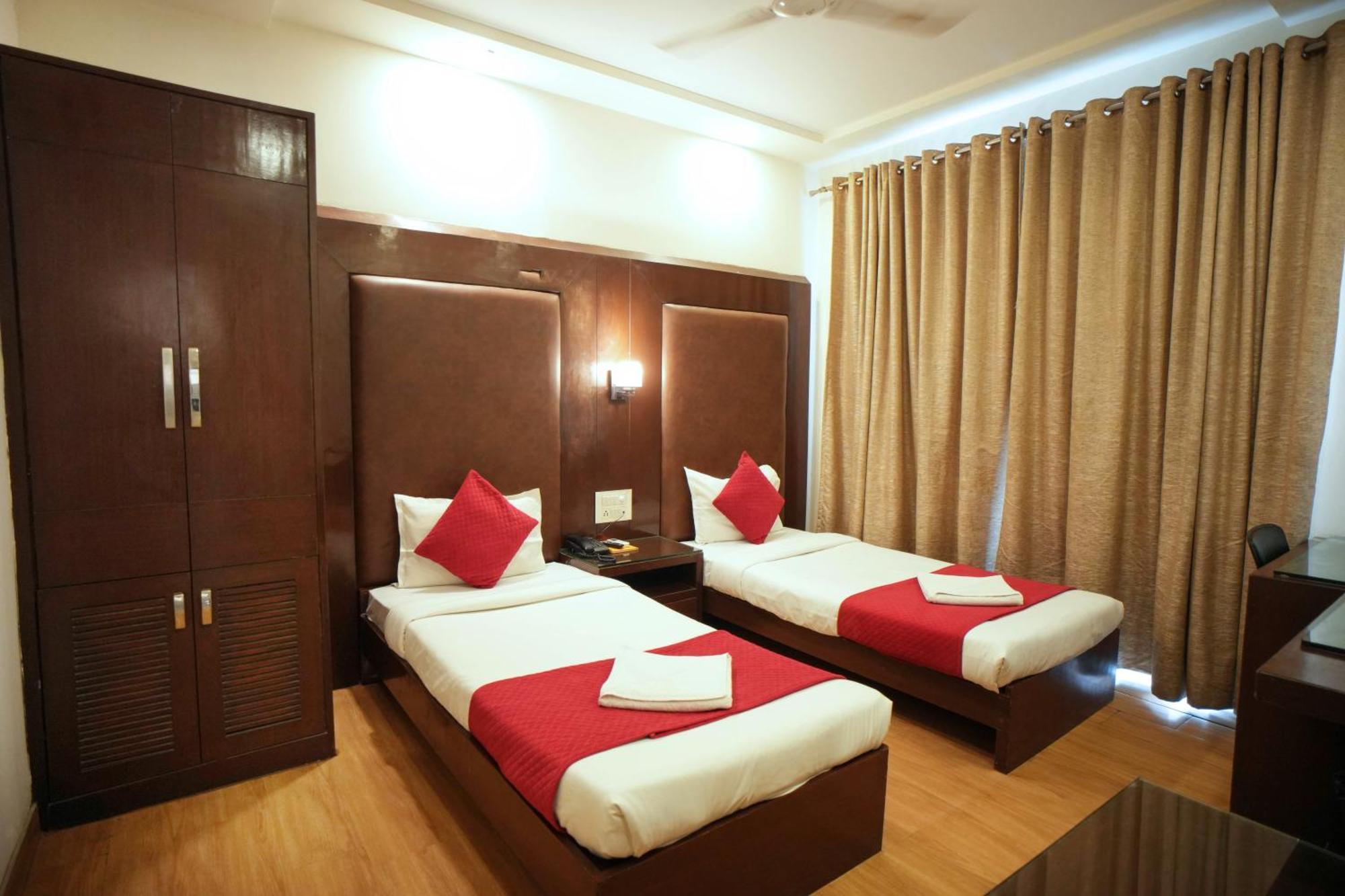Hotel Haris Mg Road Gurugram Гургаон Екстериор снимка