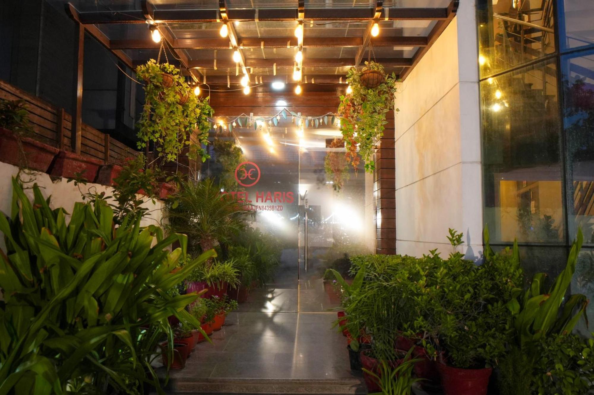 Hotel Haris Mg Road Gurugram Гургаон Екстериор снимка