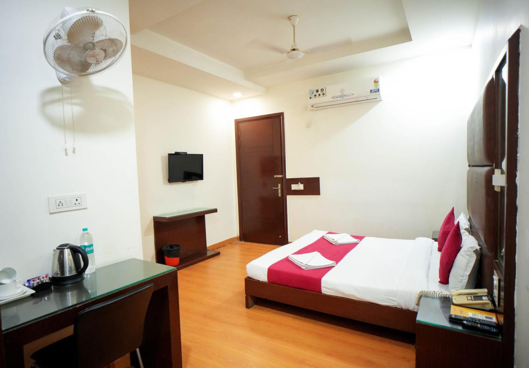 Hotel Haris Mg Road Gurugram Гургаон Екстериор снимка