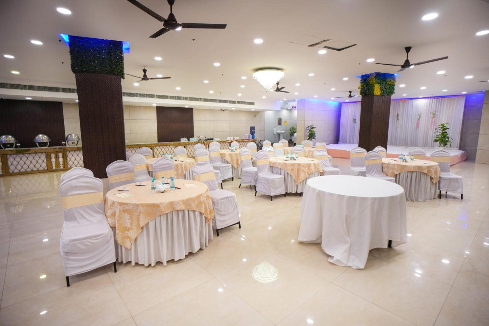 Hotel Haris Mg Road Gurugram Гургаон Екстериор снимка