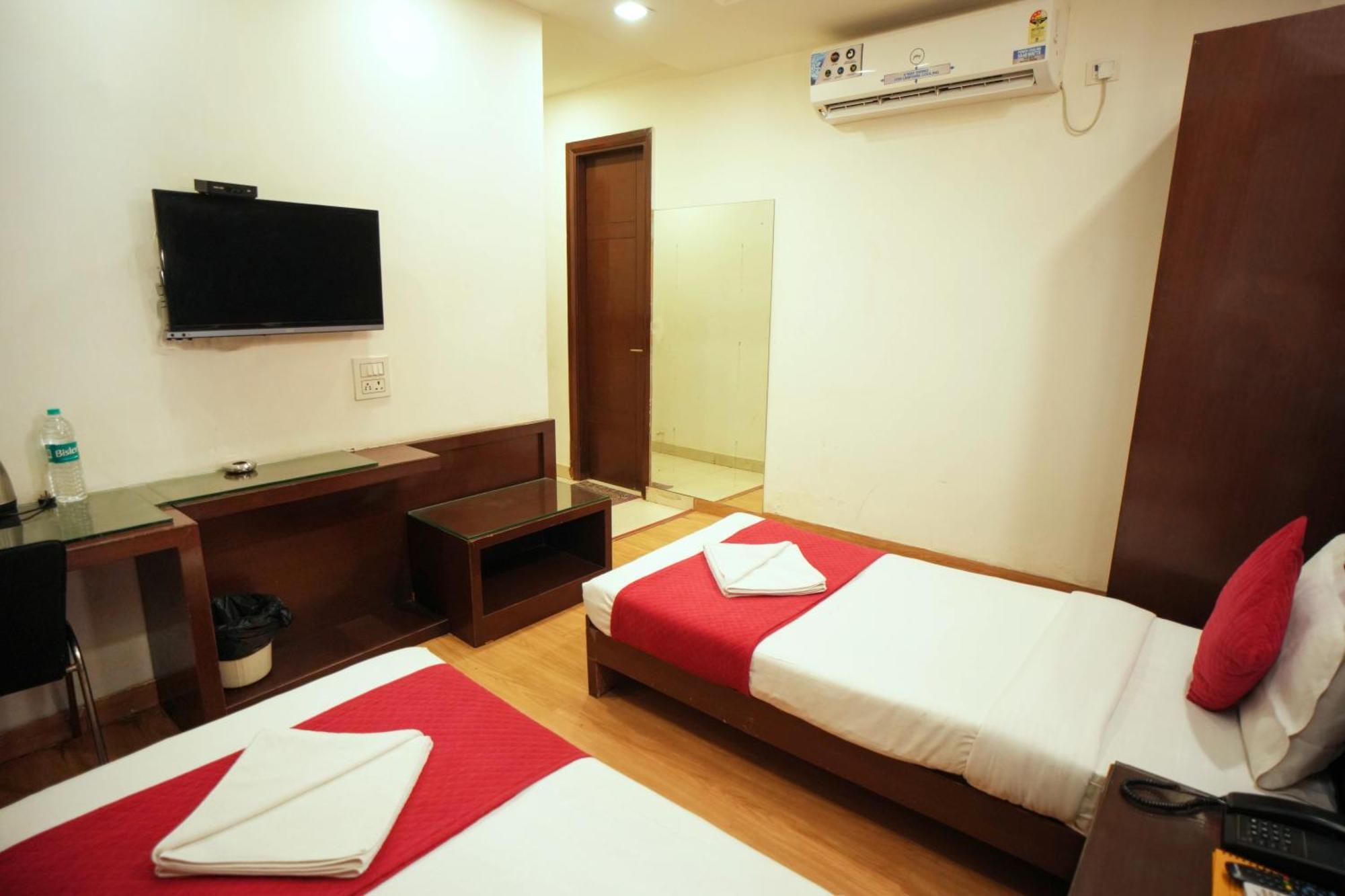 Hotel Haris Mg Road Gurugram Гургаон Екстериор снимка