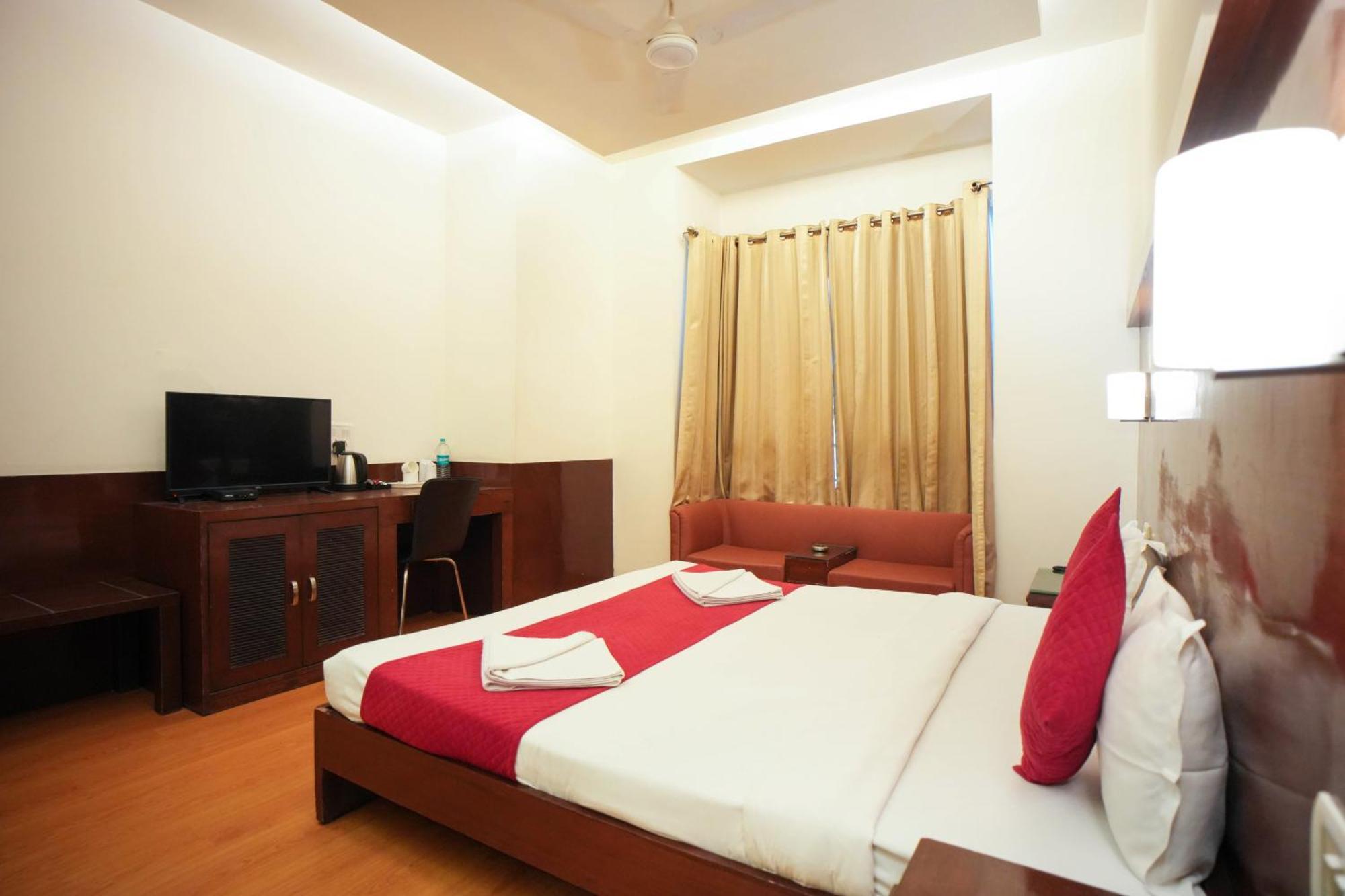 Hotel Haris Mg Road Gurugram Гургаон Екстериор снимка