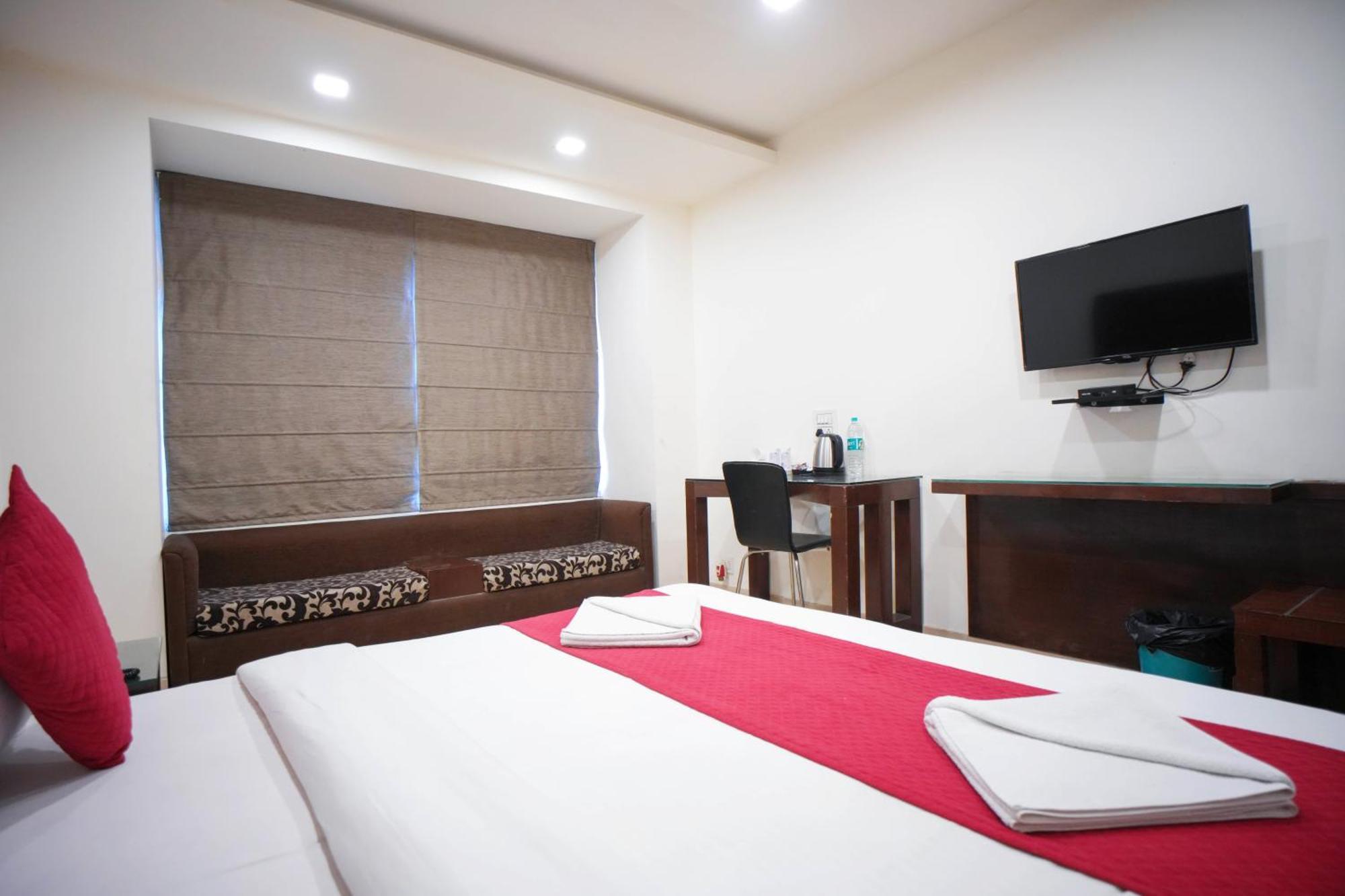 Hotel Haris Mg Road Gurugram Гургаон Екстериор снимка