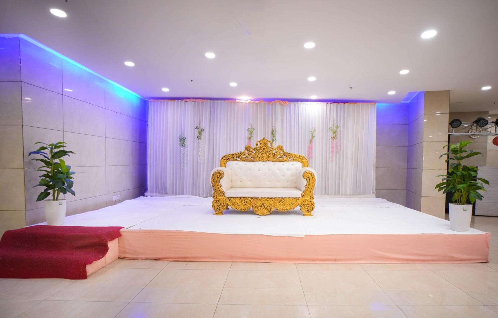 Hotel Haris Mg Road Gurugram Гургаон Екстериор снимка
