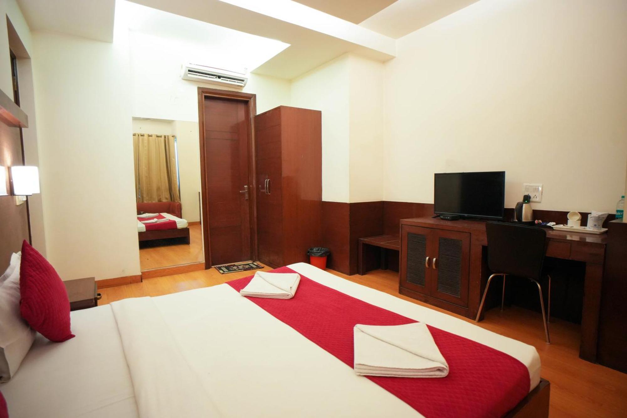 Hotel Haris Mg Road Gurugram Гургаон Екстериор снимка